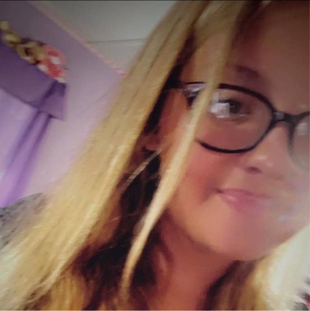 Meet your Posher, Rena